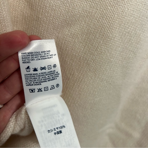 Lands End Classic 100% Cashmere Turtle Neck Sweater Sz M Cream - Picture 8 of 8